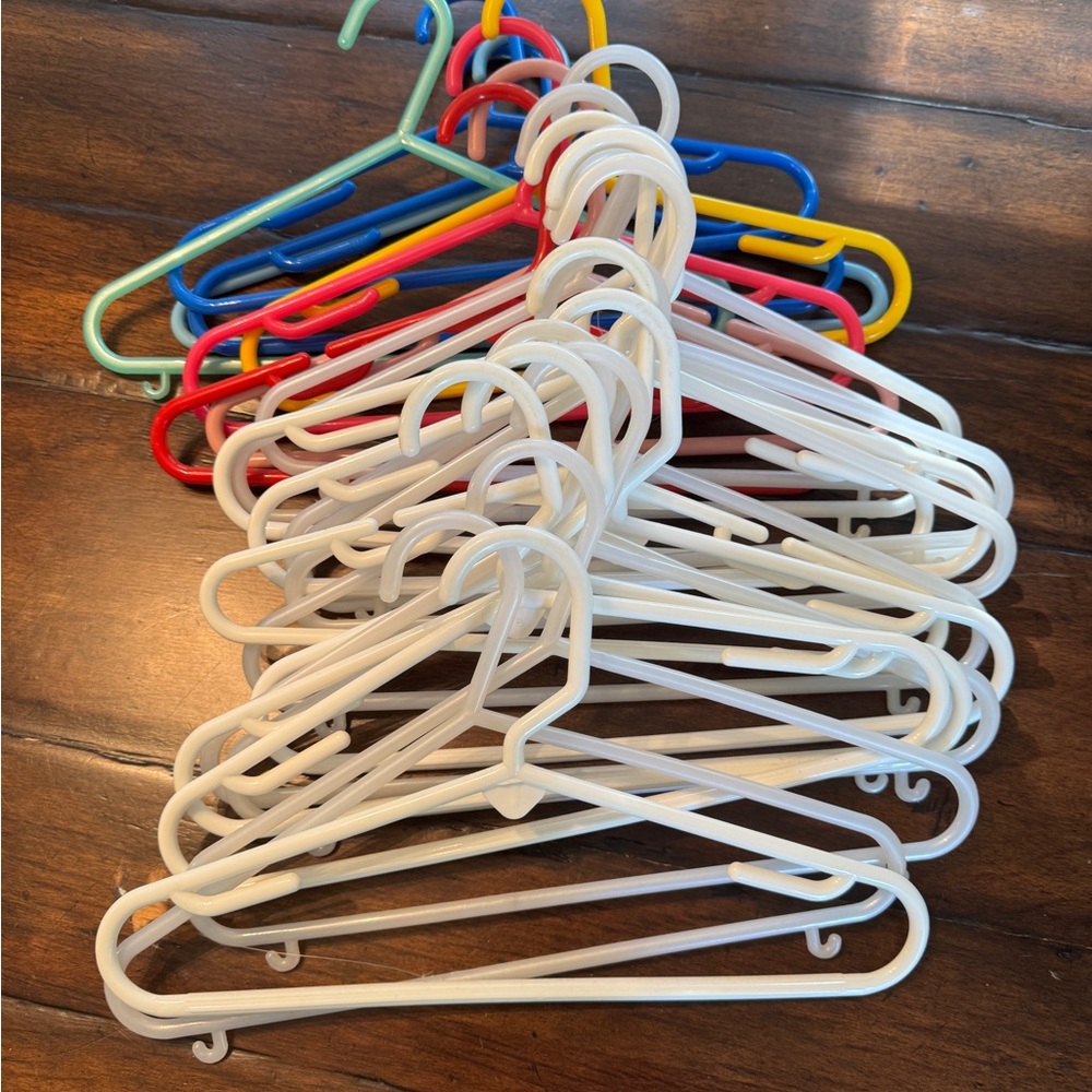 Children’s Colorful Plastic Hangers Set- 25
